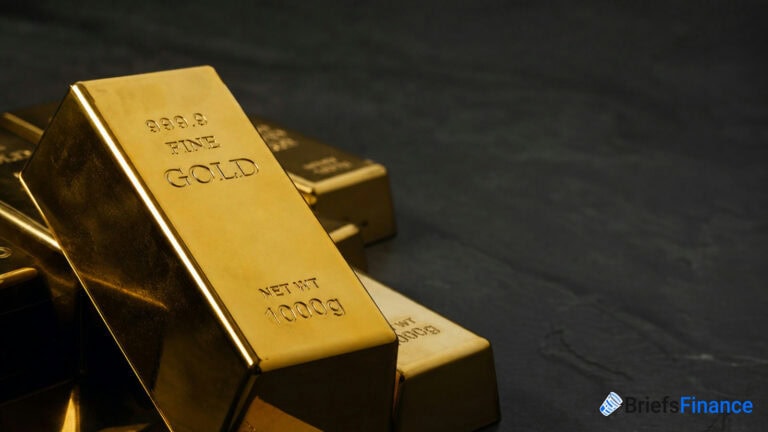 Goldman Cuts Gold Target by $500 as Rate Cuts Get Delayed