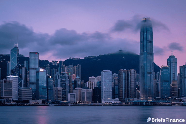 Zhongji Innolight Slips 5% in Hong Kong Listing Following $6.8 Billion Raise