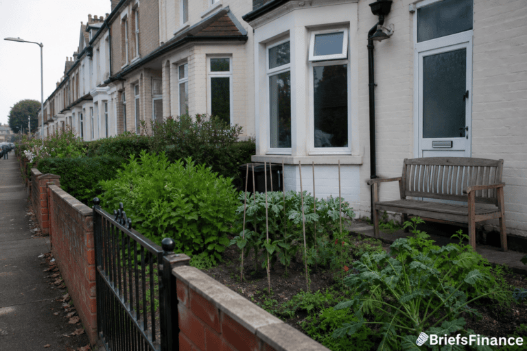 UK Moves to Shield Low-Income Pensioners From Tax as Triple Lock Lifts Payouts